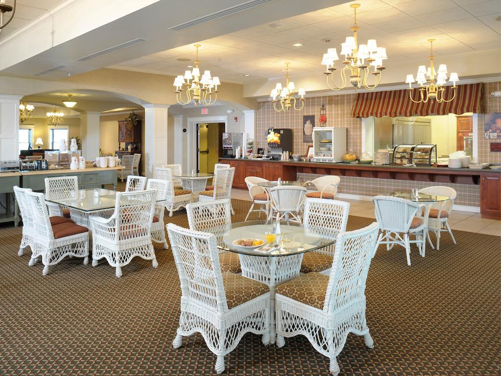 Carlisle Inn Sugarcreek Exterior photo
