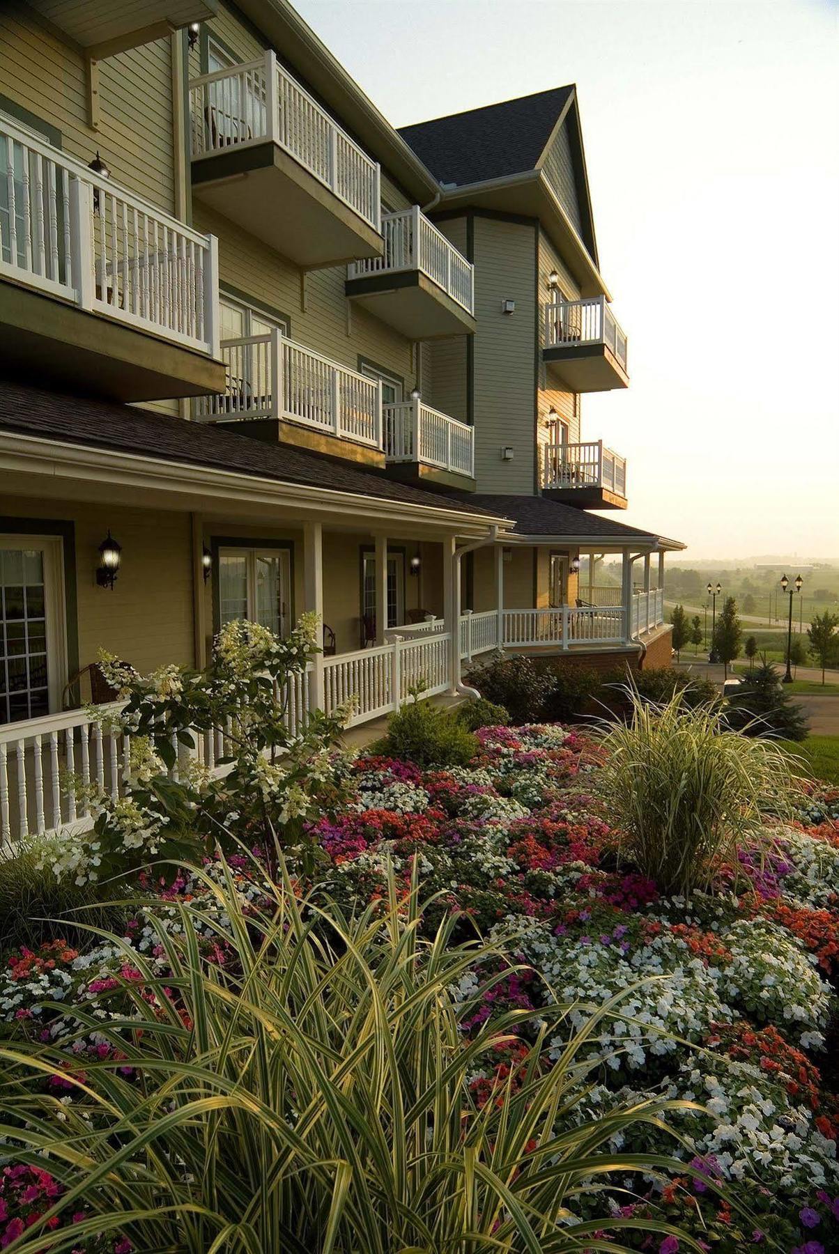 Carlisle Inn Sugarcreek Exterior photo